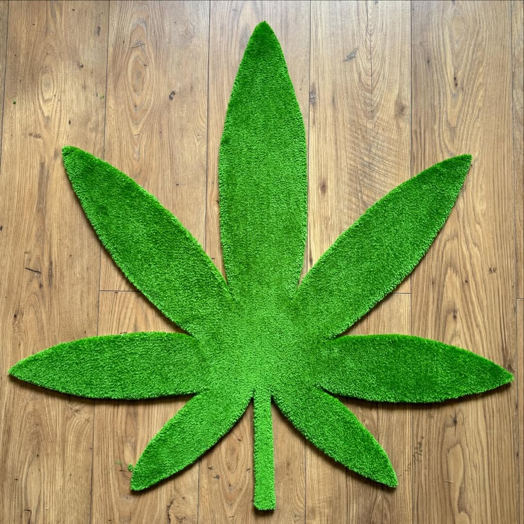 CANNABIS LEAF